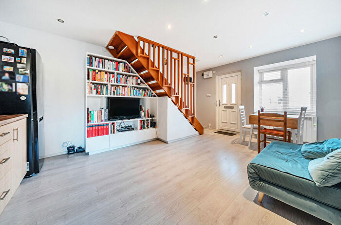 2 Bedroom Semi-Detached House For Sale In Coe Avenue, London, SE25