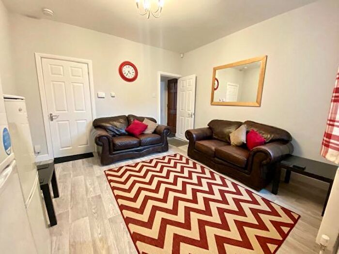 4 Bedroom House To Rent In Priestley Steet, Sheffield, S2