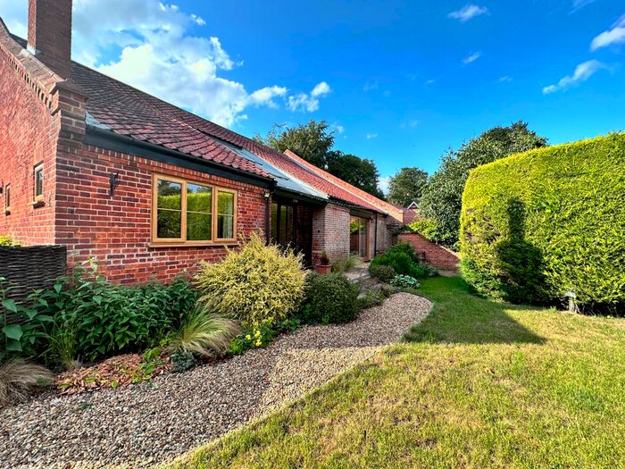 4 Bedroom Barn Conversion To Rent In Hill Farm Close, Newmarket Road, Cringleford, Norwich, NR4