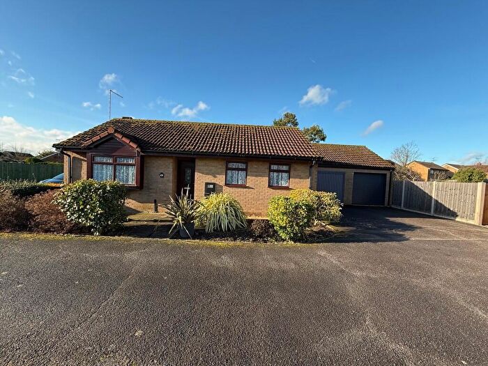 2 Bedroom Detached Bungalow For Sale In Ermine Close, Bourne, PE10