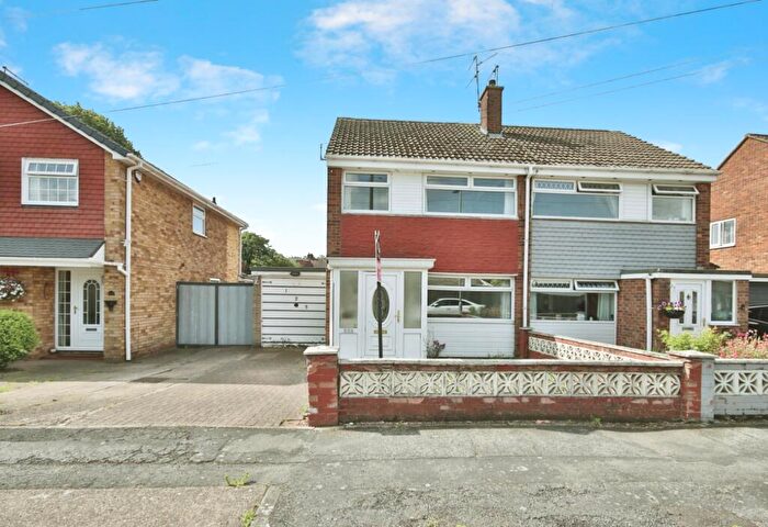 3 Bedroom Semi-Detached House For Sale In Ridgestone Avenue, Bilton, Hull, HU11