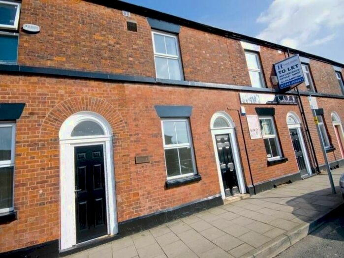 2 Bedroom Flat To Rent In Claughton Street, St. Helens, WA10