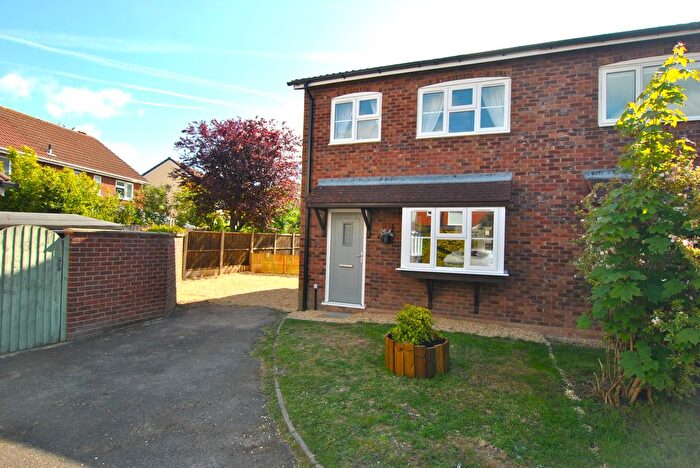 3 Bedroom Semi-detached House For Sale In Hopkins Heath, Telford, TF5