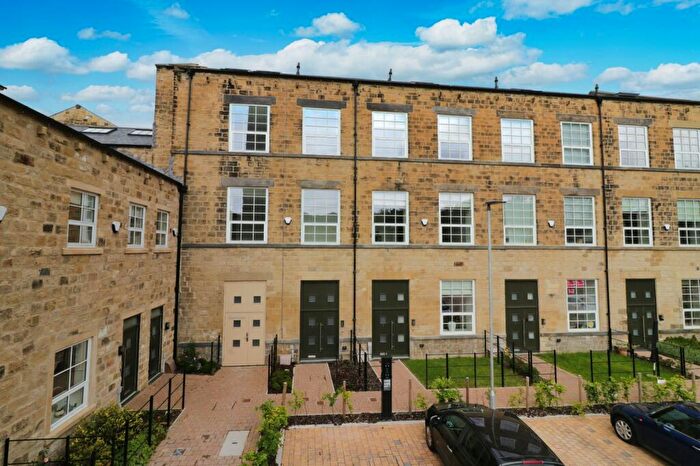 3 Bedroom House To Rent In Stonebridge Vale, Leeds, West Yorkshire, LS12