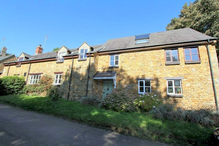2 Bedroom Flat To Rent In The Annexe At The Pound House, Southrop Road, Hook Norton, Oxon, OX15