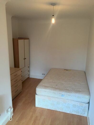 1 Bedroom Flat To Rent In Bedroom Flat – Gibson Gardens, Stoke Newington, N16