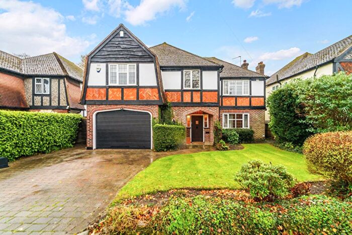 4 Bedroom Detached House For Sale In Longcroft Avenue, Banstead, SM7