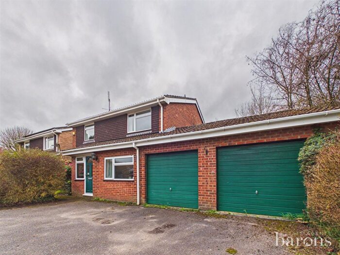 4 Bedroom Detached House For Sale In Medway Avenue, Oakley, Basingstoke, RG23