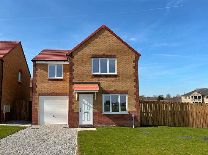 4 Bedroom Detached House To Rent In Calverley Crescent, Bradford, BD4