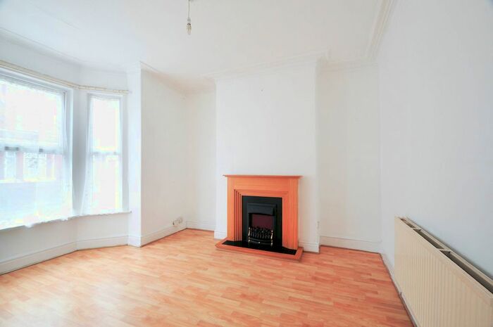 3 Bedroom Town House To Rent In Wordsworth Avenue, Manchester, M8