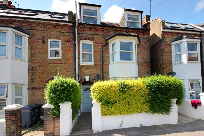 Studio To Rent In Kirchen Road, W13