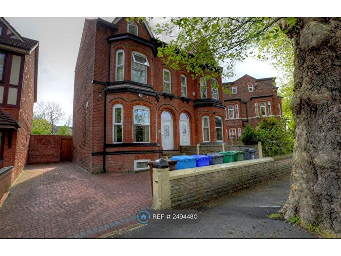 4 Bedroom Flat To Rent In Fallowfield, Manchester, M14