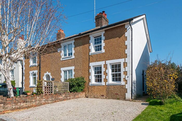 2 Bedroom End Terrace House For Sale In Eastnor Road, Reigate, RH2