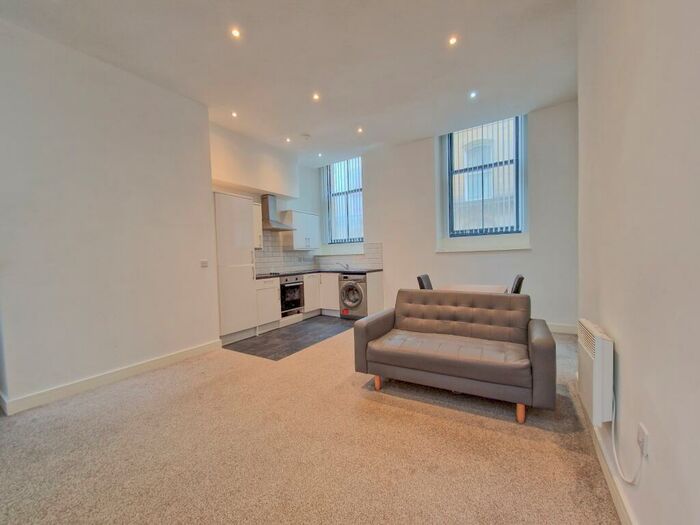 1 Bedroom Flat To Rent In Law Russell House, Vicar Lane, Bradford, West Yorkshire, BD1