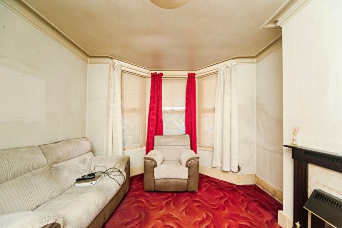 1 Bedroom Flat For Sale In Cornwall Road, Bexhill-On-Sea, TN39