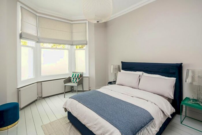 2 Bedroom Flat To Rent In Portnall Road, London, W9