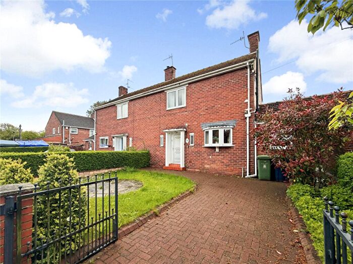 2 Bedroom Semi-Detached House For Sale In Park Field, Ryton, Tyne And Wear, NE40