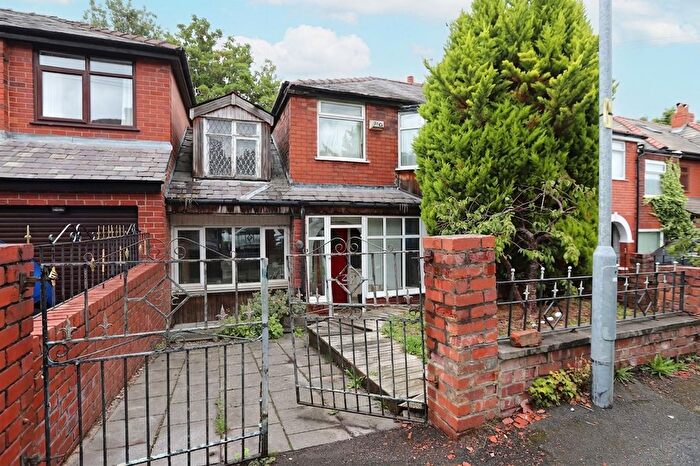 4 Bedroom Semi-Detached House For Sale In Ruskin Road, Prestwich, M25
