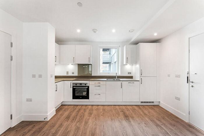 2 Bedroom Apartment To Rent In Fortunes Dock, Canning Town London, E16