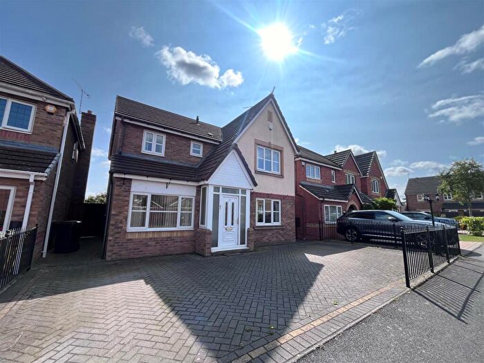 5 Bedroom Detached House To Rent In Hatters Court, Bedworth, CV12