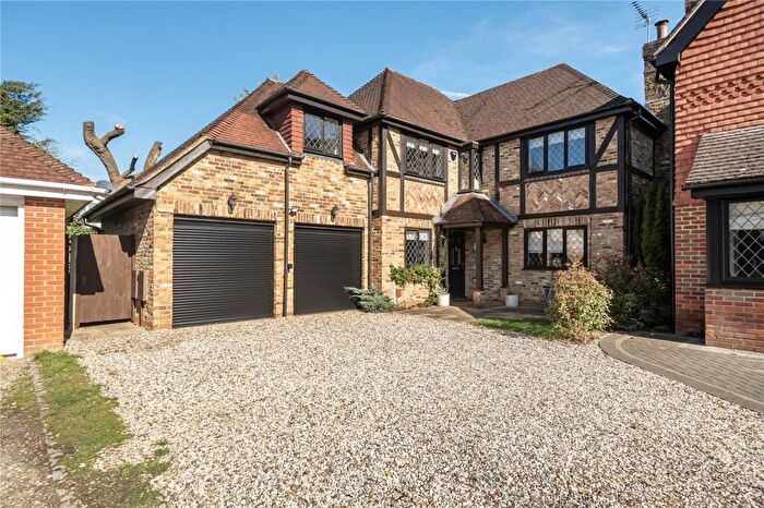5 Bedroom Detached House For Sale In Ruskin Court, Crowthorne, Berkshire, RG45