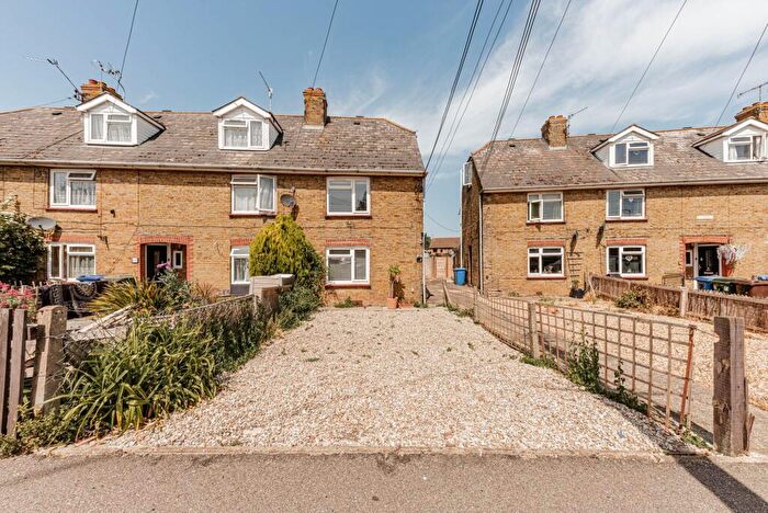3 Bedroom End Of Terrace House For Sale In Lower Road, Faversham, ME13