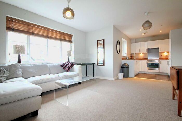 2 Bedroom Flat To Rent In Robson Avenue, London, NW10