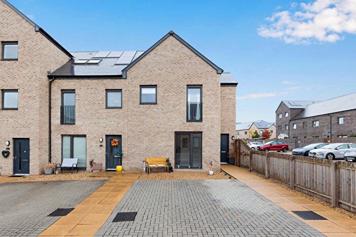 3 Bedroom End Of Terrace House For Sale In Kempsel Grove, Sighthill, Edinburgh, EH11