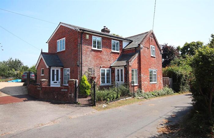 3 Bedroom Semi-Detached House To Rent In Coombe Lane, Sway, Lymington, SO41