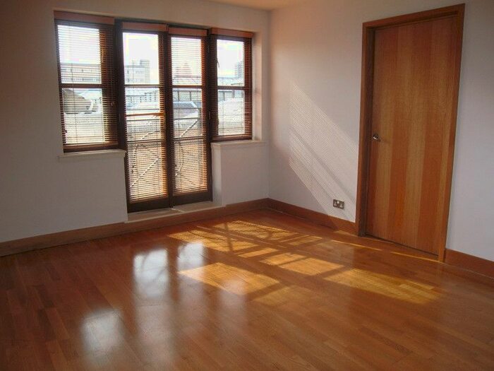 1 Bedroom Flat To Rent In Kingsley Mews, London, E1W