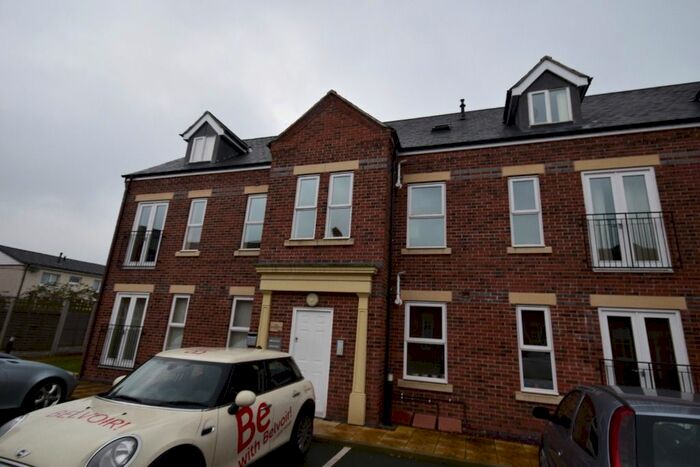 2 Bedroom Flat To Rent In Corunna Court, Wrexham, LL13