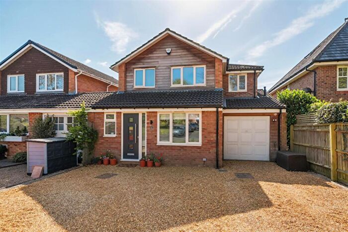 3 Bedroom Link Detached House For Sale In Fidlers Walk, Wargrave, Reading, Berkshire, RG10