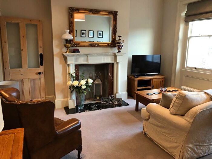 2 Bedroom Flat To Rent In St. Ann's Crescent, Wandsworth, SW18