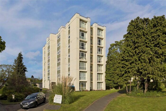 2 Bedroom Flat To Rent In Manor Court, Weybridge, KT13