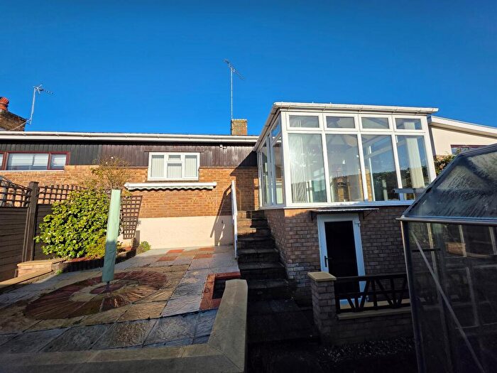 2 Bedroom Semi-Detached House For Sale In Park Hill, Ampthill, Bedford, MK45