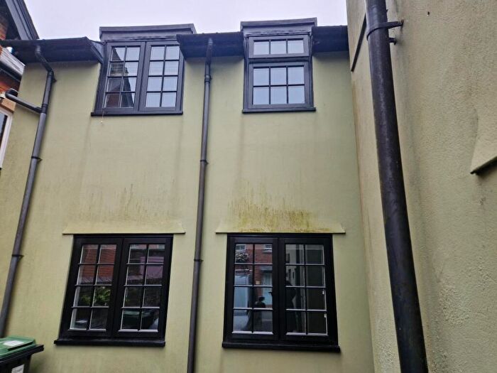 2 Bedroom Flat To Rent In Bell Street, Shaftesbury, SP7