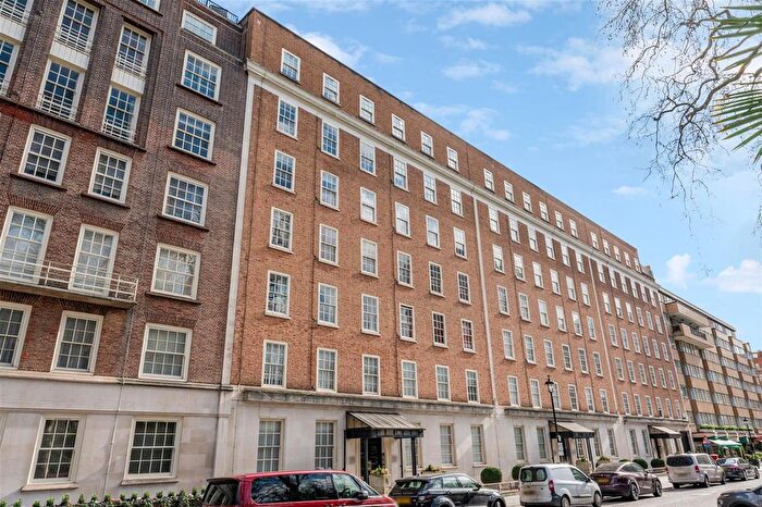 2 Bedroom Flat For Sale In Lowndes Square, London, SW1X