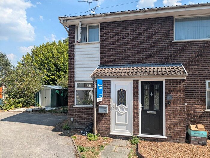2 Bedroom Maisonette For Sale In Copper Beech Close, Broughton, Chester, Flintshire, CH4