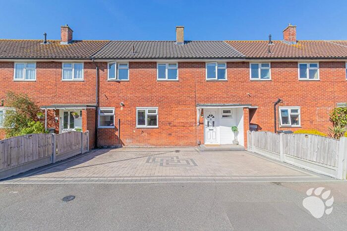3 Bedroom Terraced House For Sale In The Greensted, Basildon, SS14