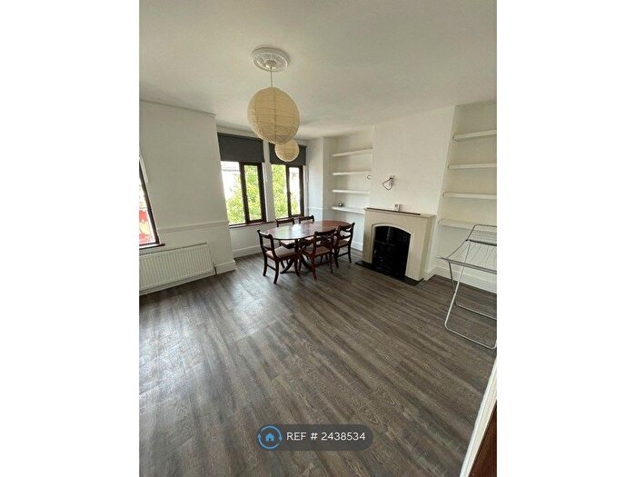 2 Bedroom Flat To Rent In Foyle Road, London, N17