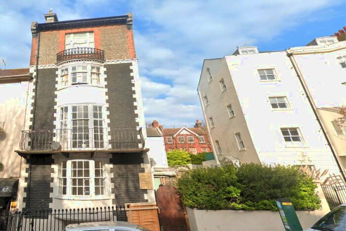 Terraced House To Rent In Upper Rock Gardens, Brighton, East Sussex, BN2