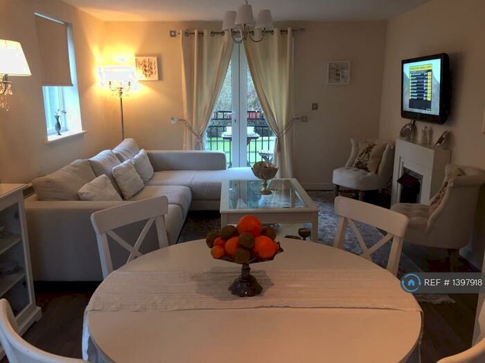 2 Bedroom Flat To Rent In Ingress Park, Greenhithe, DA9