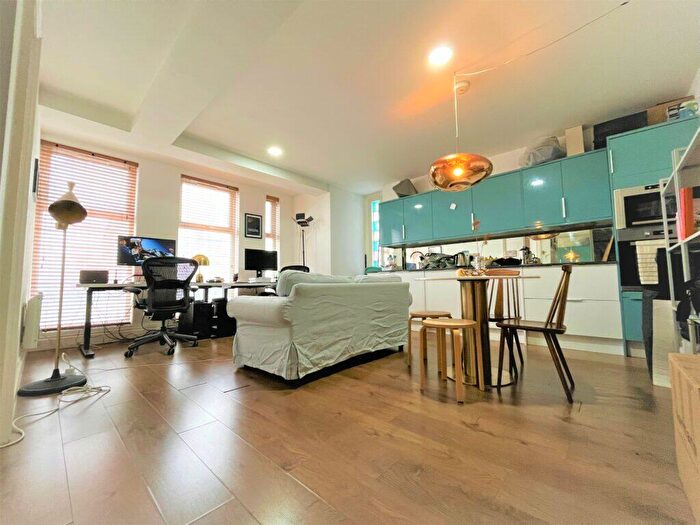 1 Bedroom Flat To Rent In Vale Road, Manor House, N4