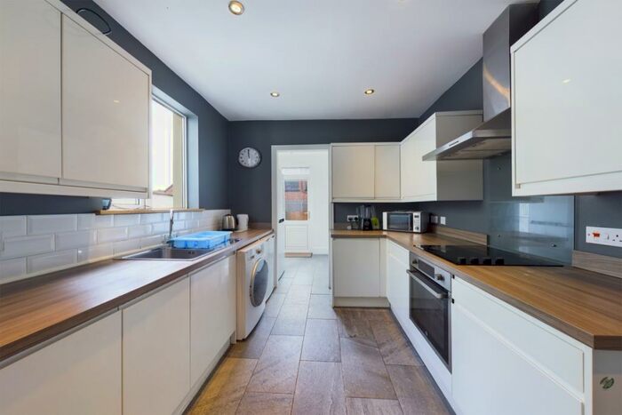 5 Bedroom House To Rent In Clare Street, Northampton, NN1