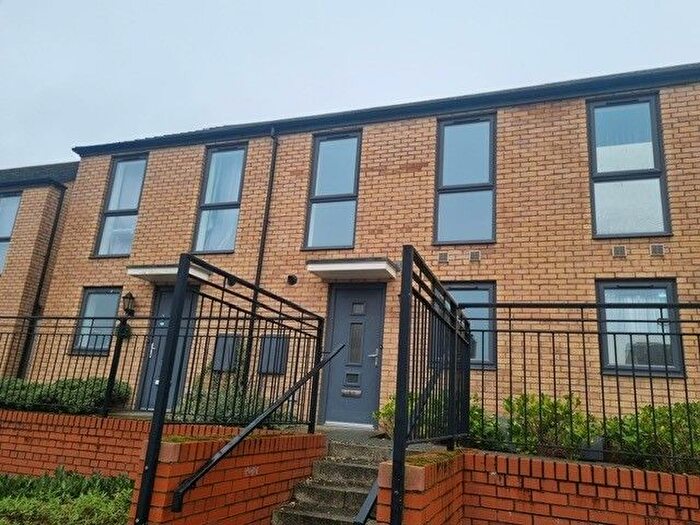 2 Bedroom Terraced House To Rent In C Stratford House Road, Central, B5