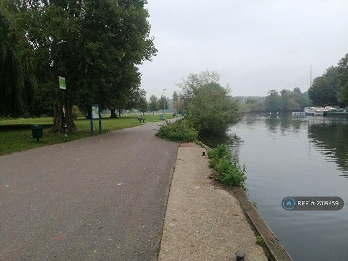 3 Bedroom Terraced House To Rent In Cardinal Close, Reading, RG4