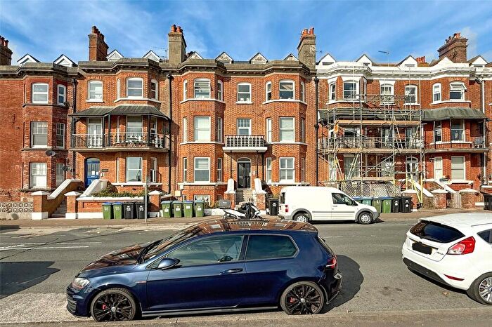 1 Bedroom Apartment For Sale In South Terrace, Littlehampton, West Sussex, BN17