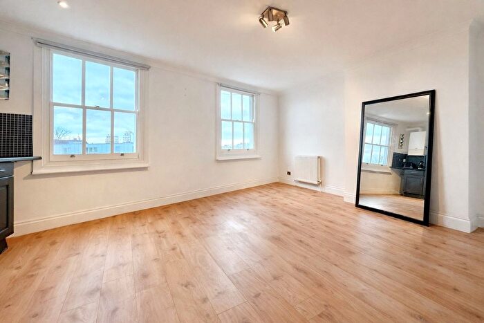 1 Bedroom Flat For Sale In Voltaire Road, London, SW4