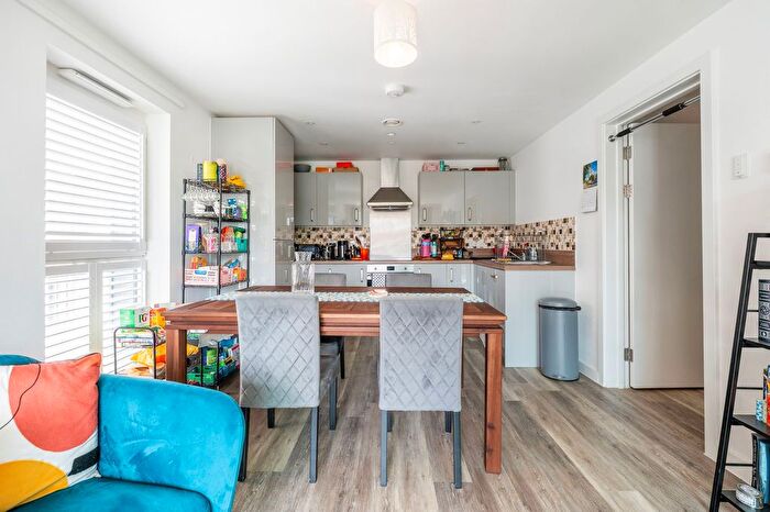 2 Bedroom Flat For Sale In Geoffrey Watling Way, Norwich, NR1