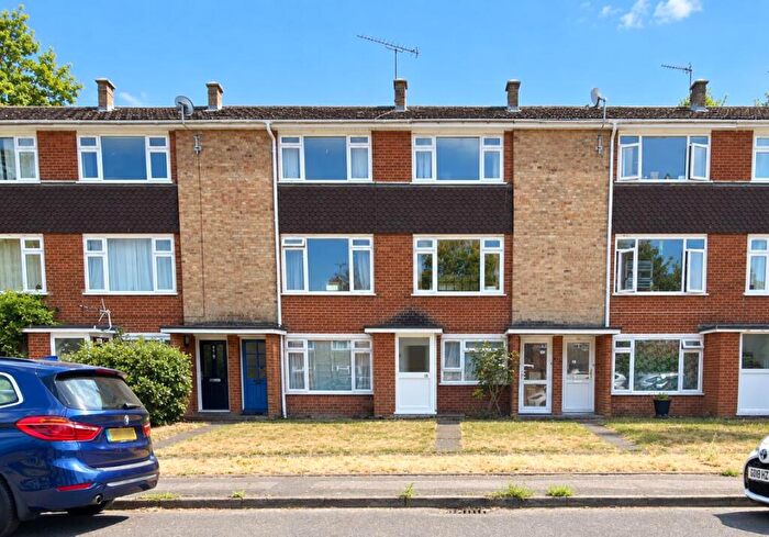 2 Bedroom Flat For Sale In B, Simplemarsh Road, Addlestone, Surrey, KT15